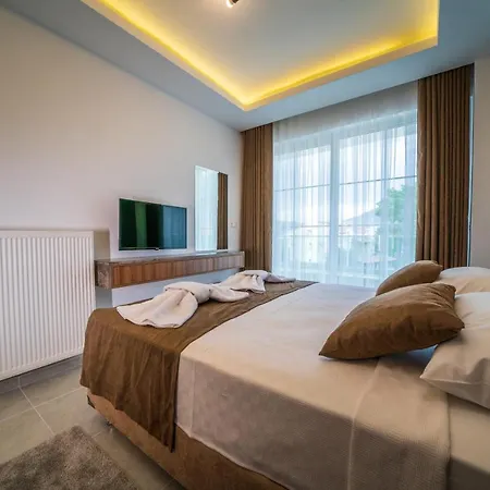 Midpoint Apartment