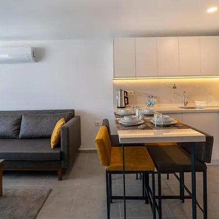 Apartment Midpoint